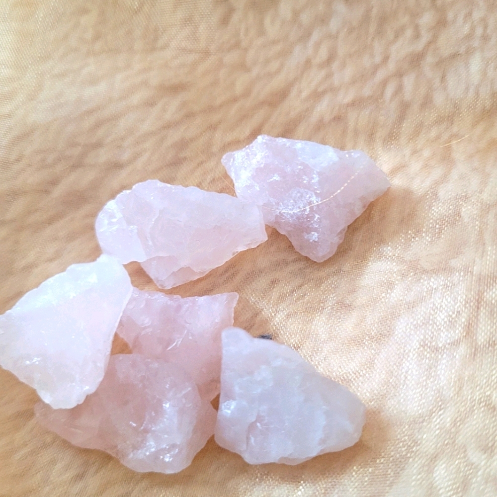 Small bag of crystals 🔮FREE SHIPPING TODAY ONLY - Picture 2 of 4
